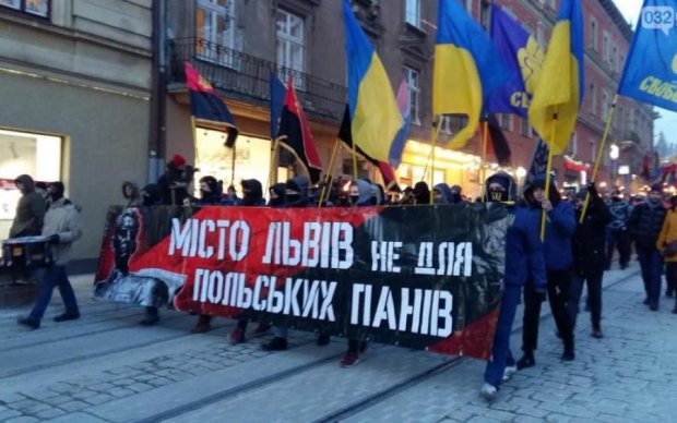 Львів – не для панів: українці відповіли на "антибандерівський" закон Польщі