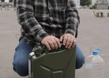 Канистра для бензина, скриншот: YouTube