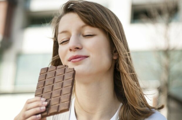 Їж шоколад і не хворій: від яких недуг захистить "солодкий доктор"