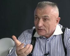 Рейтинг Порошенка замалий для змін до Конституції