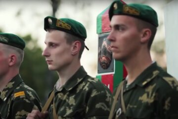 Білоруські прикордонники. Фото: скрін youtube