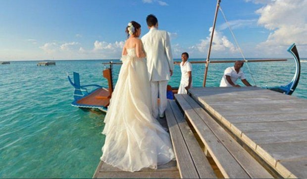 Весілля на Мальдівах посеред океану (фото)