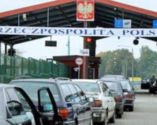 На українсько-польському кордоні застрягли дві тисячі автомобілів