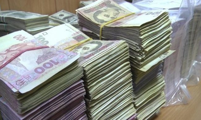 Налоговая ликвидировала конвертцентр с оборотом почти в миллиард гривен