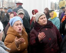 Главное за ночь: пенсии по-новому и запрет московских попов