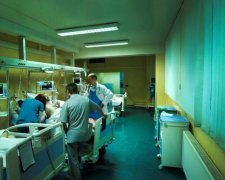 На межі смерті: зірку "Місця зустрічі змінити не можна" намагаються відкачати
