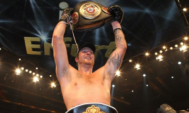 Стало известно, когда состоится бой-реванш между Чисорой и Хелениусом