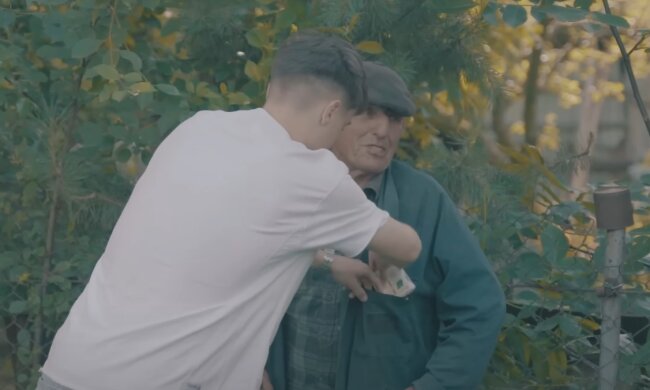 Український блогер купив біткоїн, щоб відбудувати своє село: поки грошей ніхто не побачив