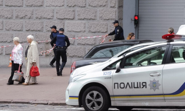 Кияни, не ловіть гав: малолітня Сонька золота ручка орудує на вокзалі, на вигляд - дитя