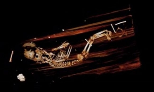 В гробу епископа нашли 5-месячный эмбрион