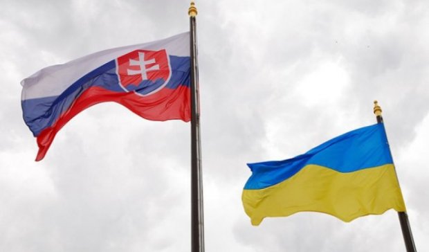 Словакия осенью откроет новые визовые центры в Украине
