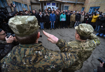 Охота на призывников: в Киеве парень попал в военкомат прямо с семейного праздника