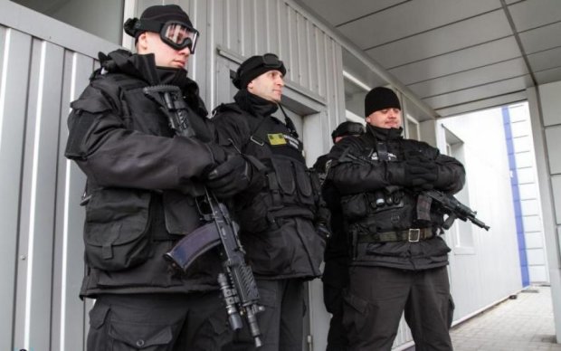 Головний офіс Київстару атакували податкові поліцейські