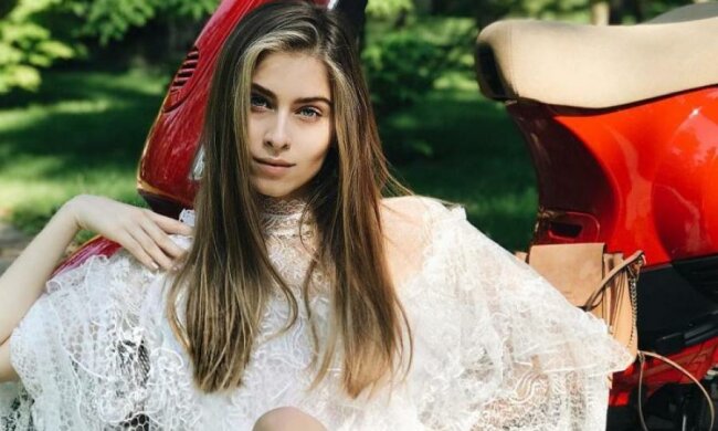 Внучка Ротару уверенно покоряет модельный мир: новые фото красавицы