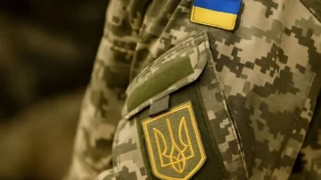 Військовозобов'язаний з повісткою біля ТЦК