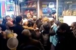 Толпа в Турции, скриншот: YouTube