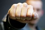 Відомого актора жорстоко побили і намагалися задушити посеред вулиці
