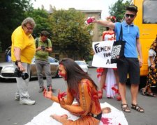 Епатажному активісту Femen відрізали пальці