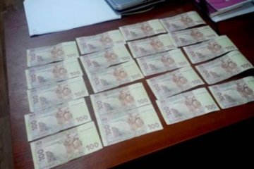 Маріупольський чиновник торгував перепустками в зону АТО