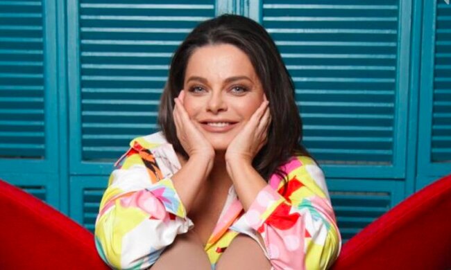 "Такі губища": Наташа Корольова перетворилася на екзотичну Мальвіну, фанати просять зупинитися