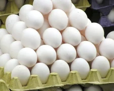 Курячі яйця в супермаркеті