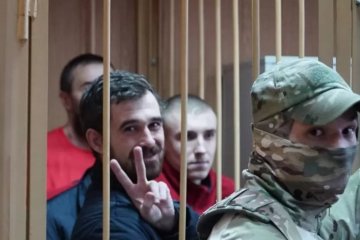 Зеленський зустрівся з рідними полонених моряків