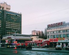 Вы только взгляните, что вывесили обезьяны в центре Луганска
