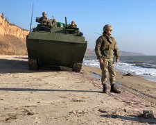 Президент терміново вводить воєнний стан, кордони на замку