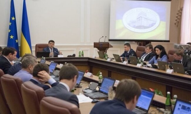 Кабмин собирается по поводу чрезвычайного положения в энергетике