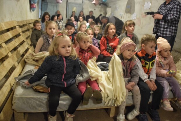 Дети в убежище / фото
