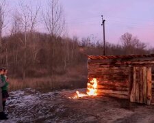 "Пацанка" сожгла сарай, в котором над ней издевалась мама