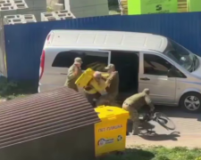 Мобілізація в Україні, ТЦК / кадр з відео