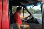 Агресивний водій маршрутки накинувся на пасажира через шансон (відео)
