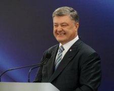 Карикатурист показав війну Порошенка з російськими сайтами