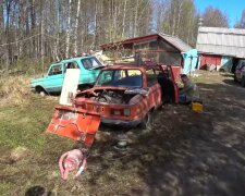 Старые "Запорожцы" превратили в элитные авто: валялись ненужные прямо посреди леса, кадры "тюнинга"