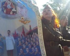 У центрі Києва ветерани вихваляють Сталіна
