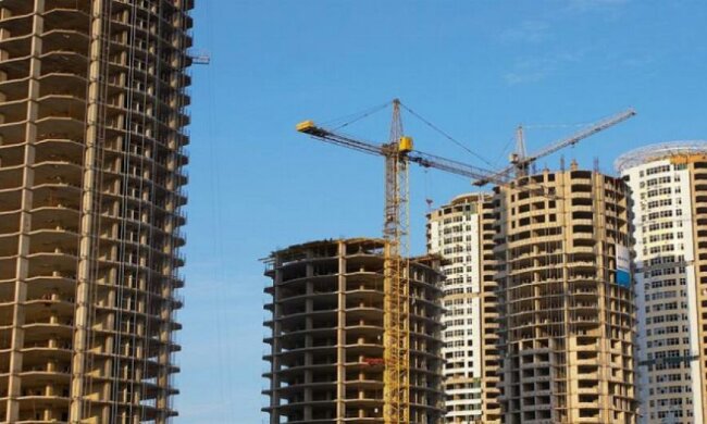 Киевский строитель провалился в шахту и погиб