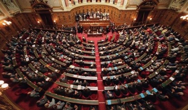 Французький парламент вирішив продовжити військову операцію в Сирії