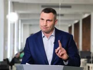 Кличко подкармливает своих дружков шикарными премиями, пока киевляне жуют хлеб без масла на карантине