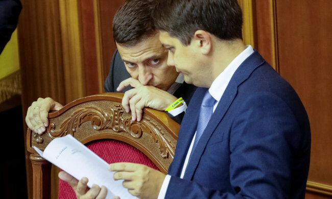 Головне за день п'ятниці 6 вересня: скандал з Разумковим, поїздка Зеленського в Крим і таблетки для президента