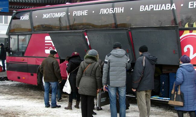 Українці їдуть закордон, Life in travel