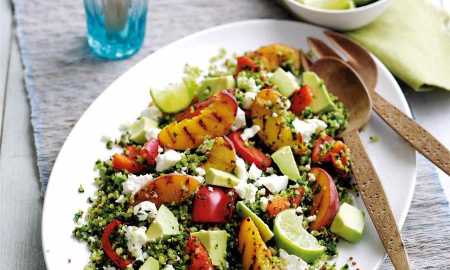 Кускус з фетою та персиками всього за 10 хвилин