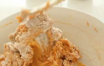 Тыквенное печенье с орехами и шоколадом, кадр с видео