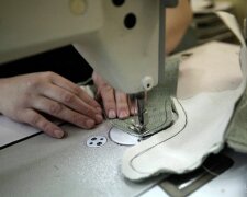 От Gucci с Versace: под Одессой накрыли подпольную фабрику известных брендов, - “клепали” пачками