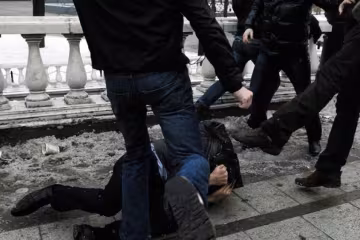 Загрози переросли в зламану щелепу: в Полтаві жорстоко побили журналіста