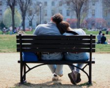 Сотня скамеек исчезла из одесского парка за одну ночь