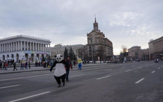 Зате в шапці: нудист влаштував переполох в центрі Києва