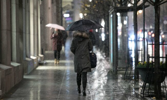 Франковск продрогнет в объятиях дождя 3 февраля, зато без мороза