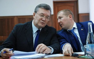 У Януковича назвали чиновников, сдавших Крым Путину