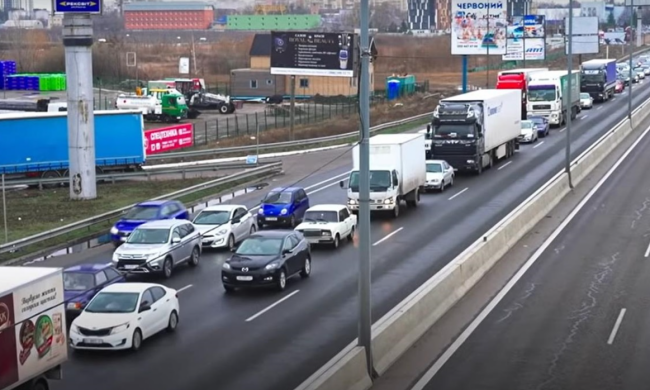 Затори на в'їзді до Києва, скріншот: YouTube